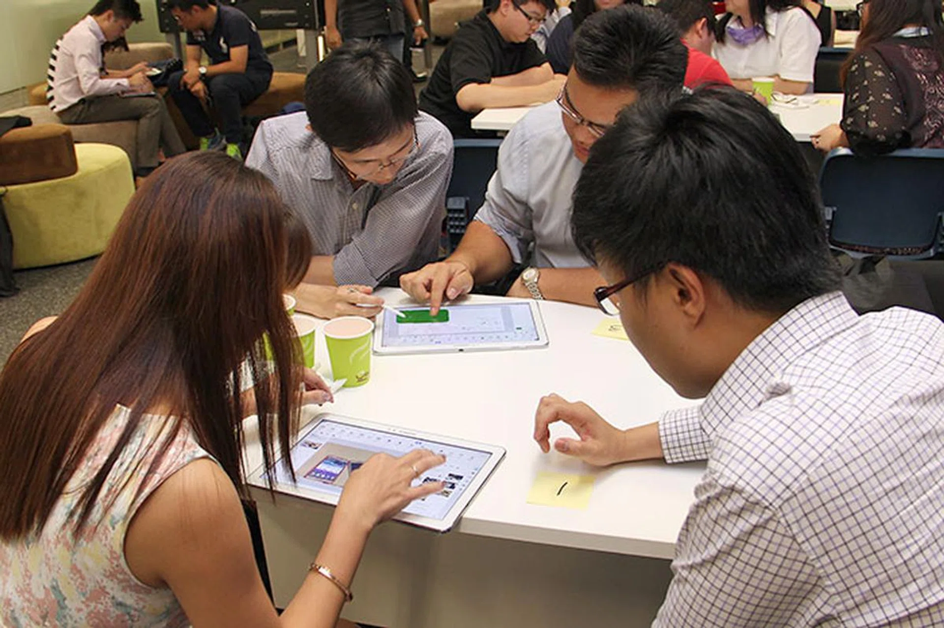 Some preferred to use their fingers, while some used the S Pen. The flexibility is there.