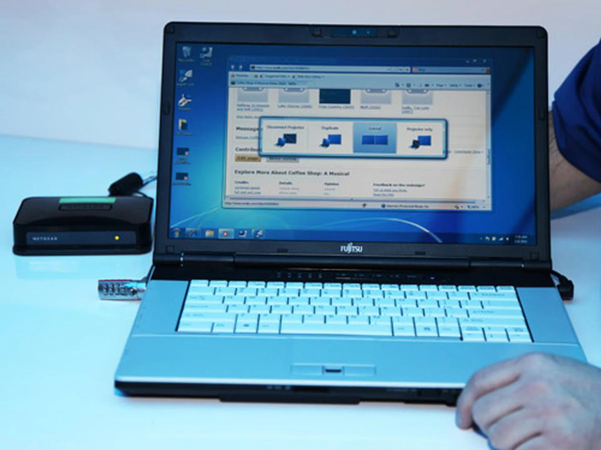 Intel demonstrated Wireless Display 2.0 to us and showed us how easy it is to configure and use WiDi. The software comes with any new Sandy Bridge laptops and the interface is very similar to how you would use a wired display.
