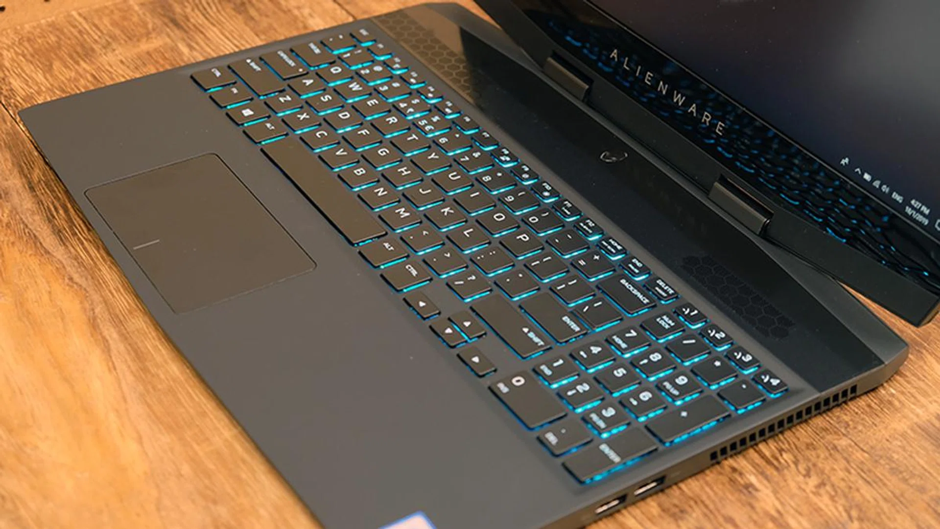 Alienware m15