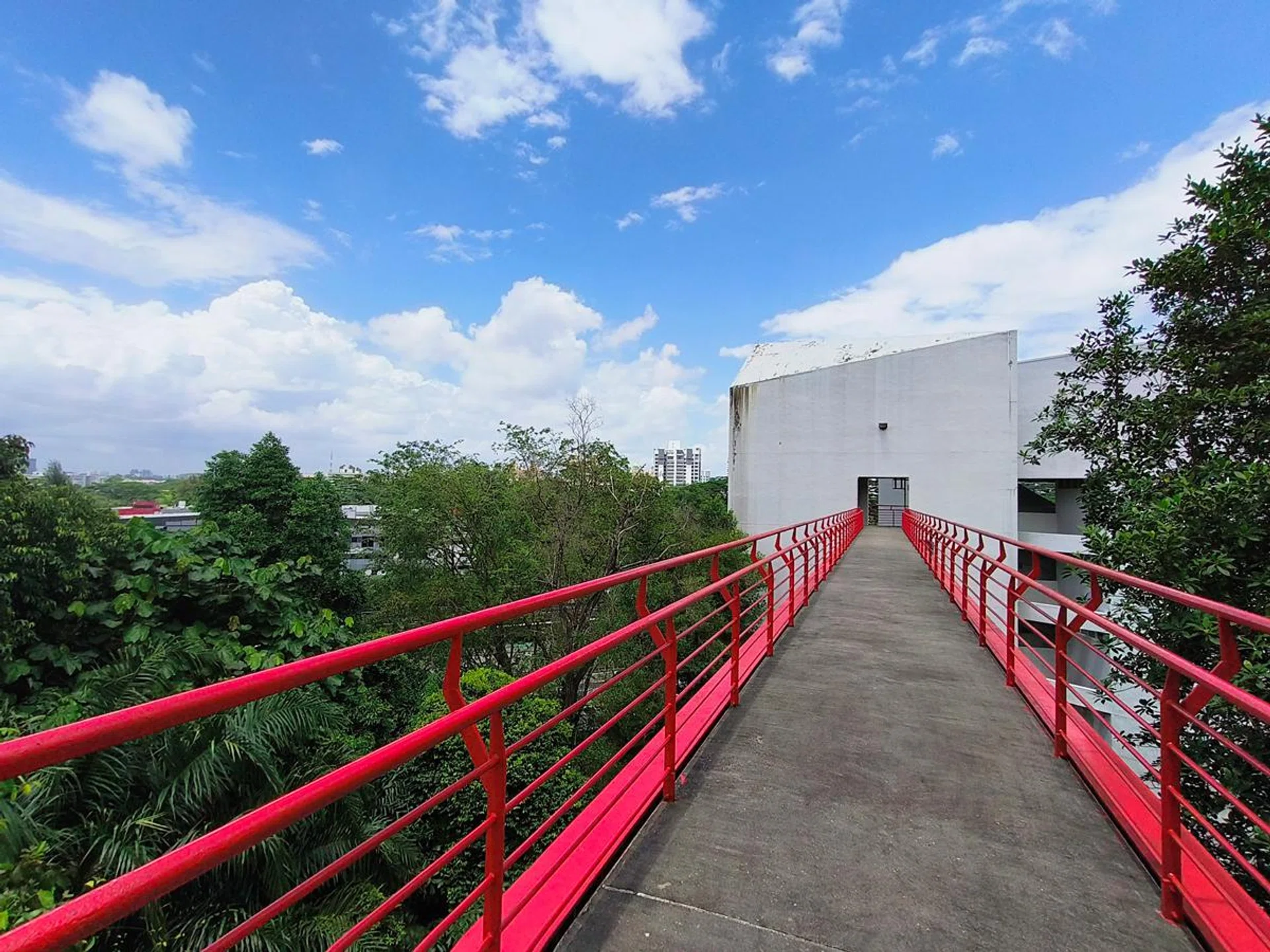 From the ultrawide camera (8MP).