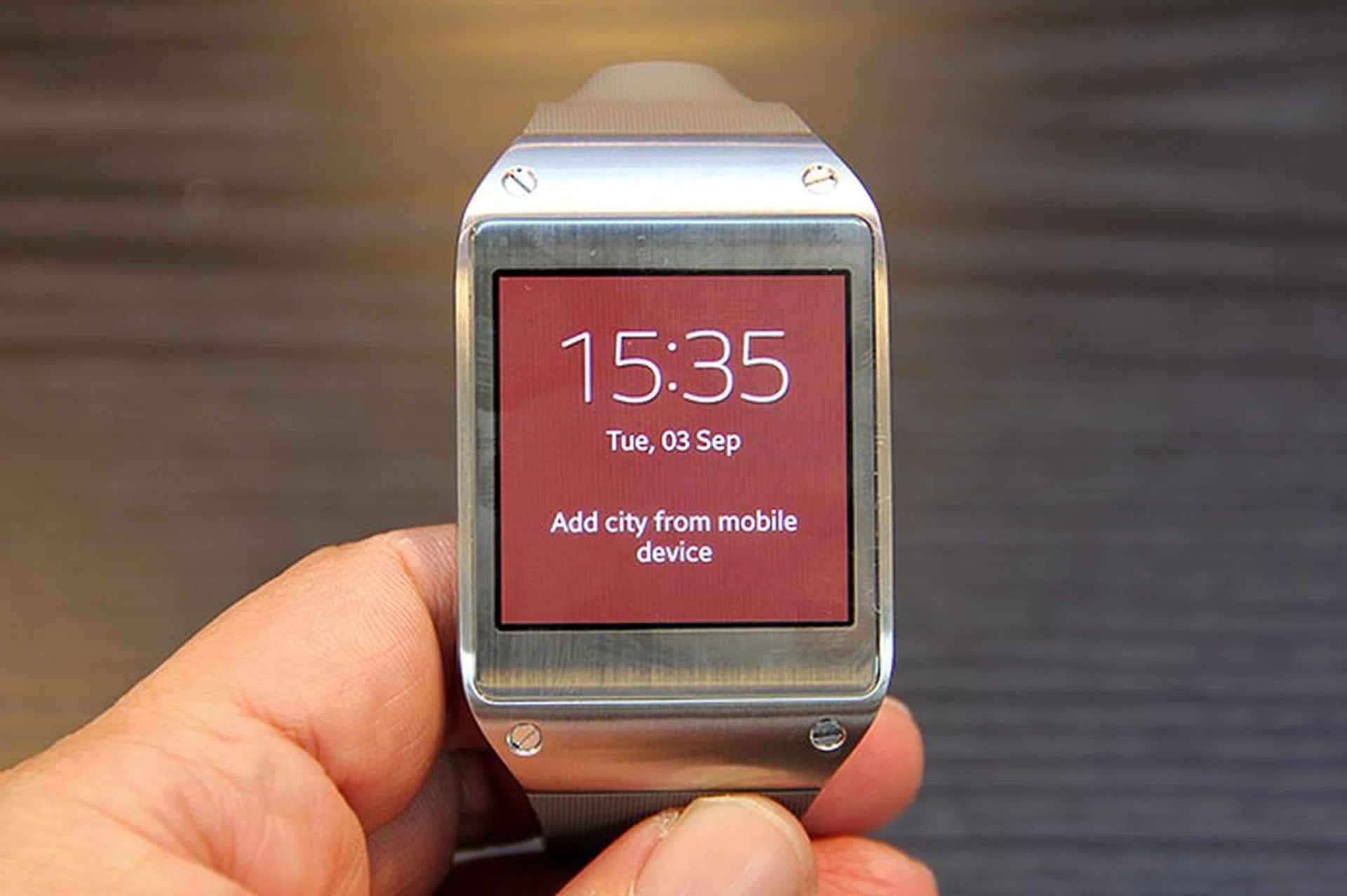 There's a lot of communications flowing between the Galaxy Gear and the master device, and there are watch settings you can set directly on the latter.