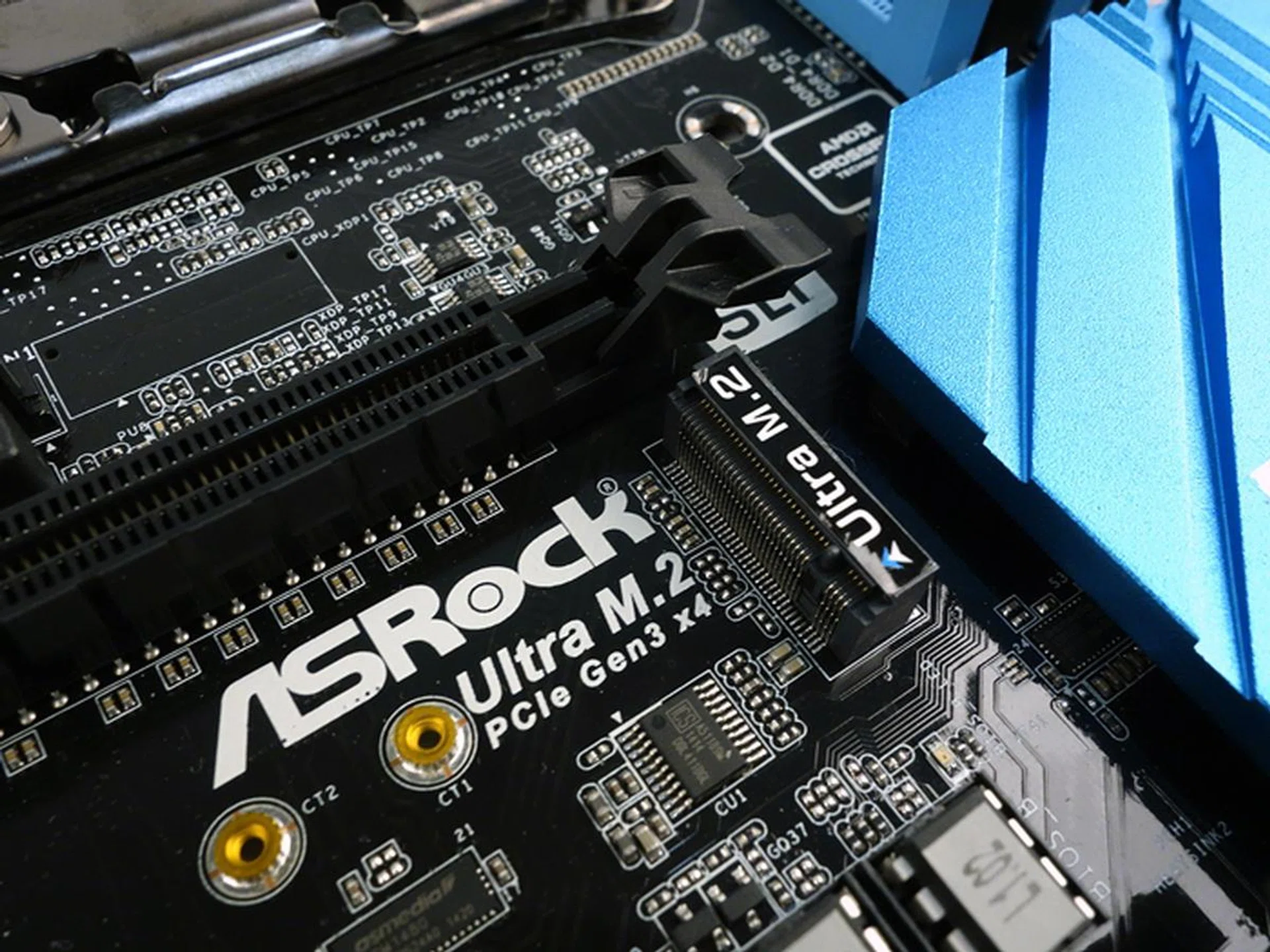 The Ultra M.2 socket supports 5 types of M.2 devices of various lengths; 30-, 42-, 60-, 80, and 110mm devices.