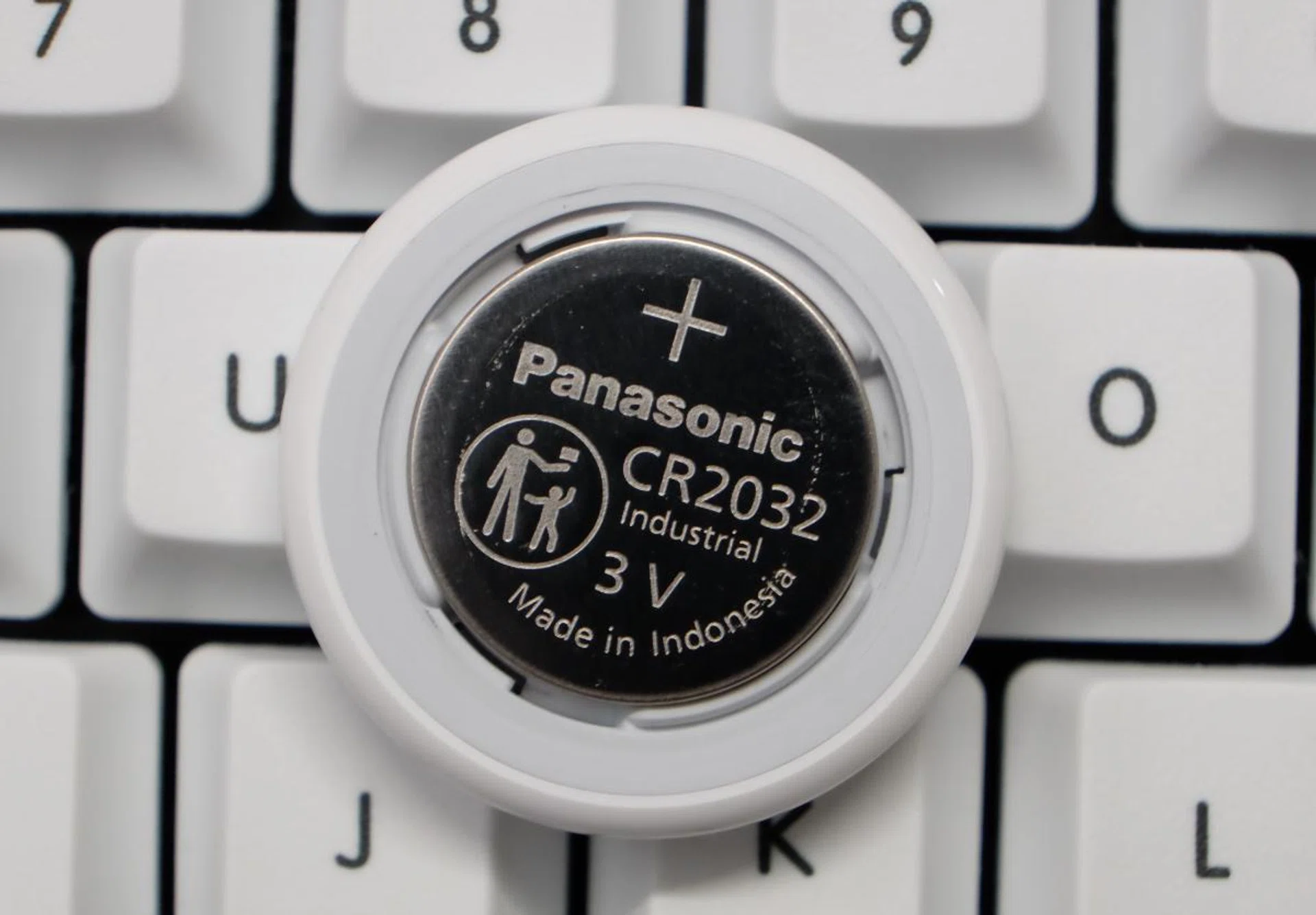 Accessing and replacing the battery will be a cinch.