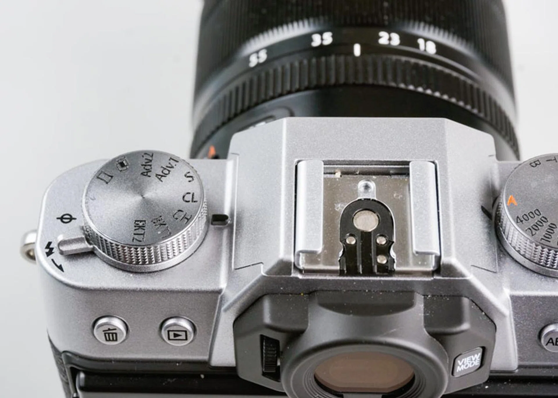 Drive modes are placed together with additional shooting modes. 