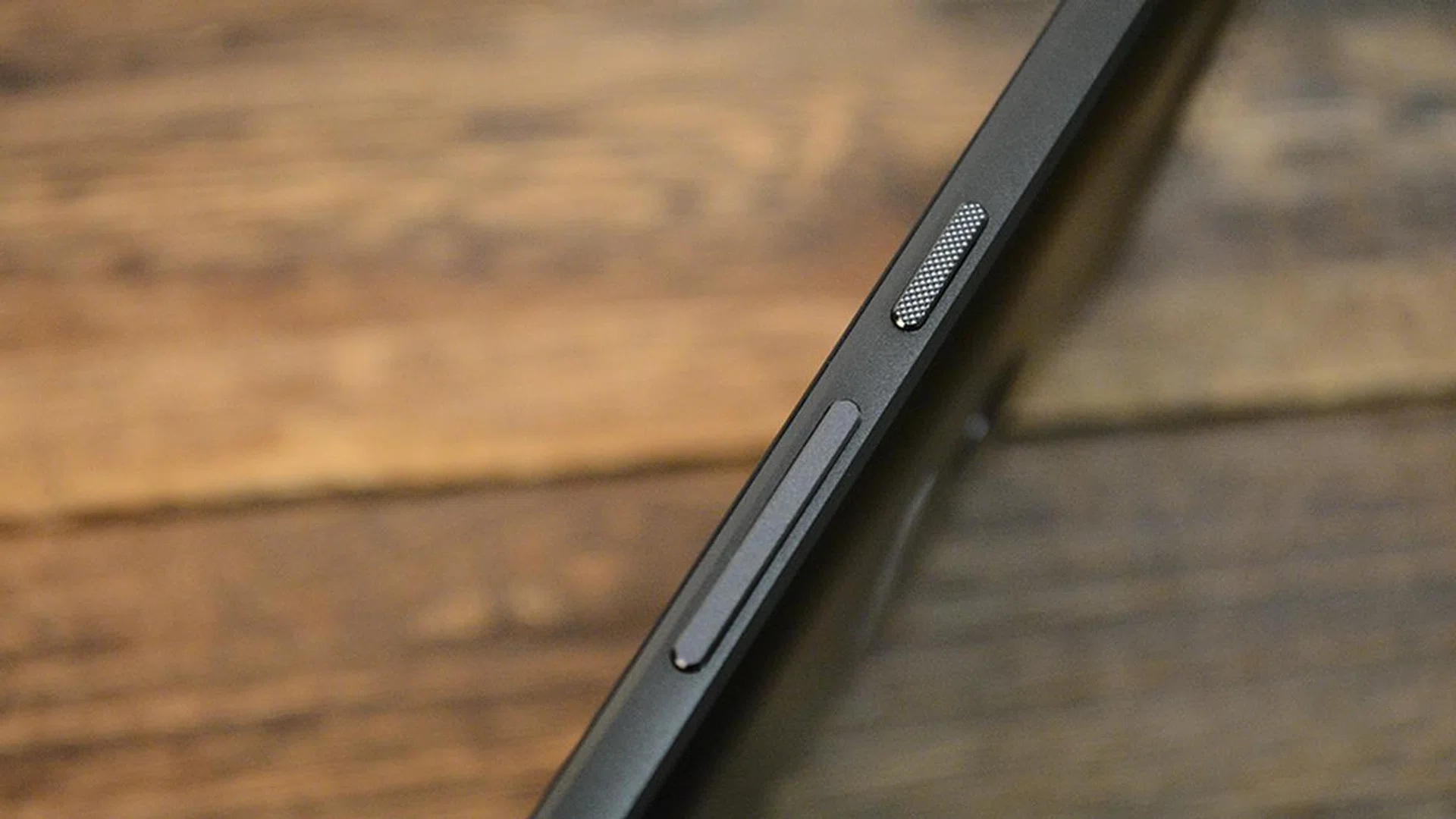 The power button sports a crosshatch texture to help differentiate it from the volume rocker.
