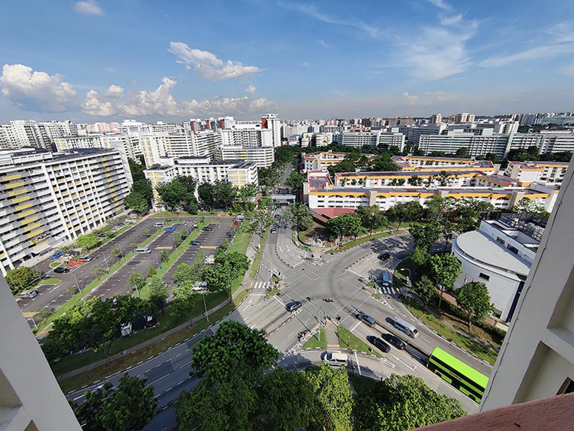 Ultra-wide-angle photo.