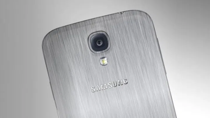 Samsung is alleged to release a metal and plastic version of the Galaxy S5. Sounds familiar? <br> Image source: ETNews