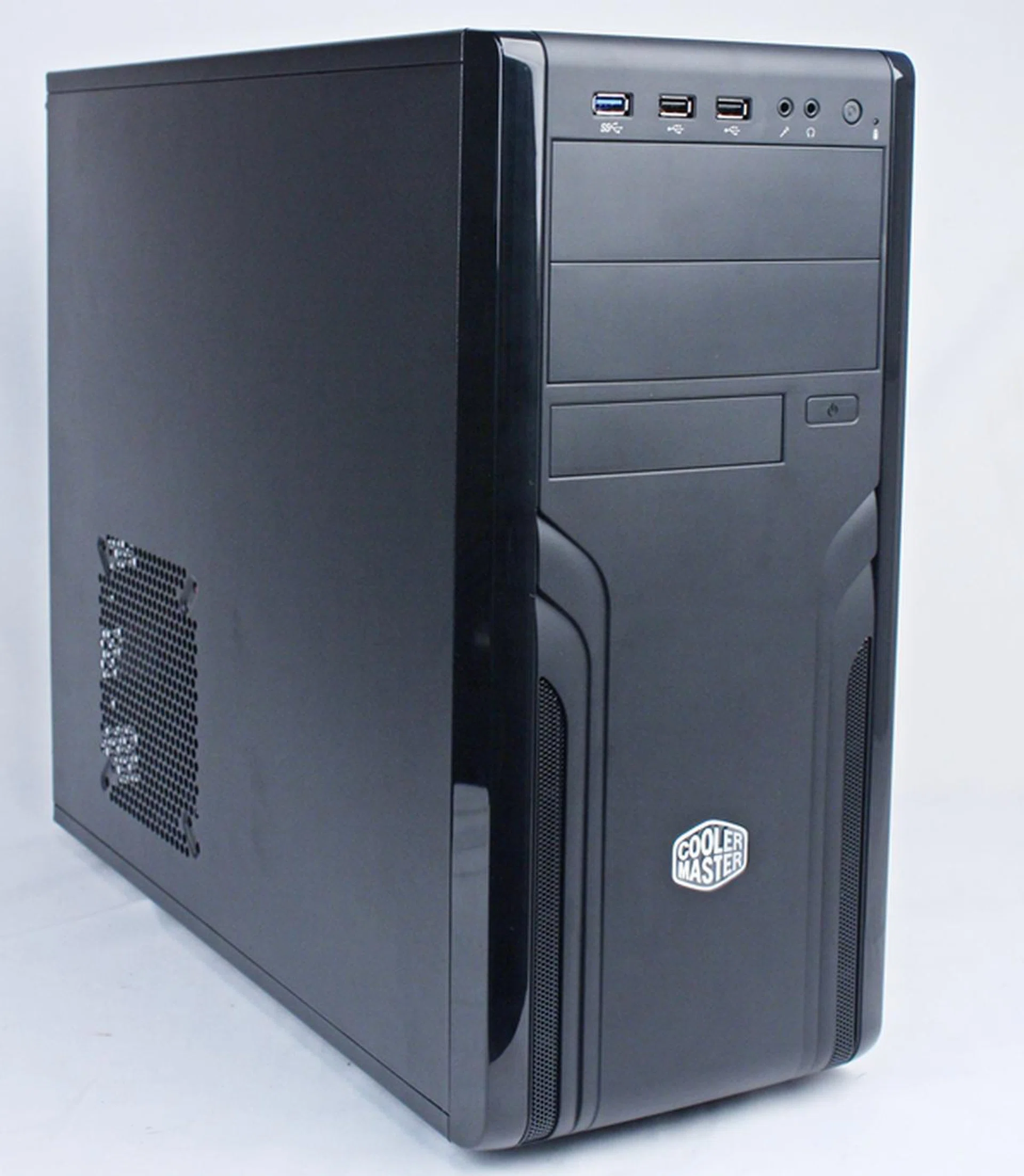 The Cooler Master CM Force 500 is a mid-tower chassis that sports a black, classy facade. At first glance, we felt that it bore a strong resemblance to the Cooler Master Elite 431 Plus.