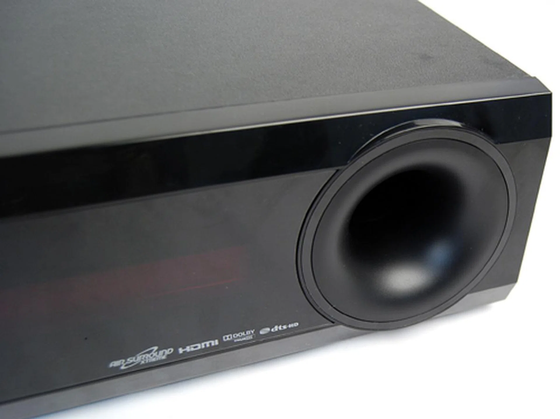 The right hand side gives notice that the subwoofer is built into the unit.