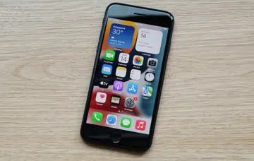 The current generation iPhone SE. Photo: HWZ