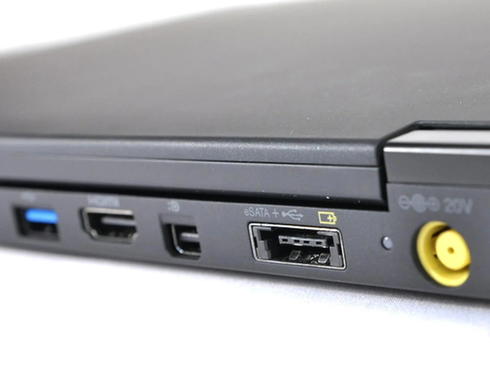 It has an eSATA + USB combo port, along with a Mini DisplayPort, HDMI and USB 3.0 port. Almost everything you’d want to plug into the machine is at the back.