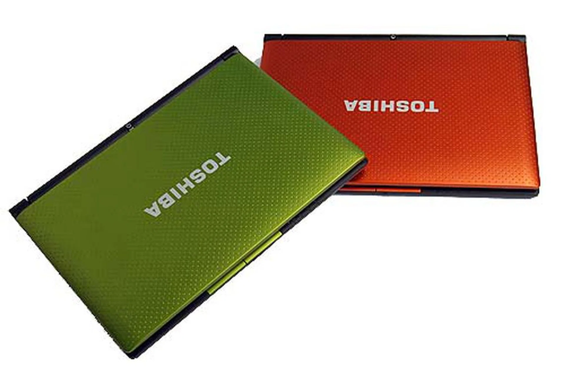 Similar on the outside, but very different on the insides. The AMD machine is on the left (Toshiba NB550D), while the Intel version is on the right (Toshiba NB520).