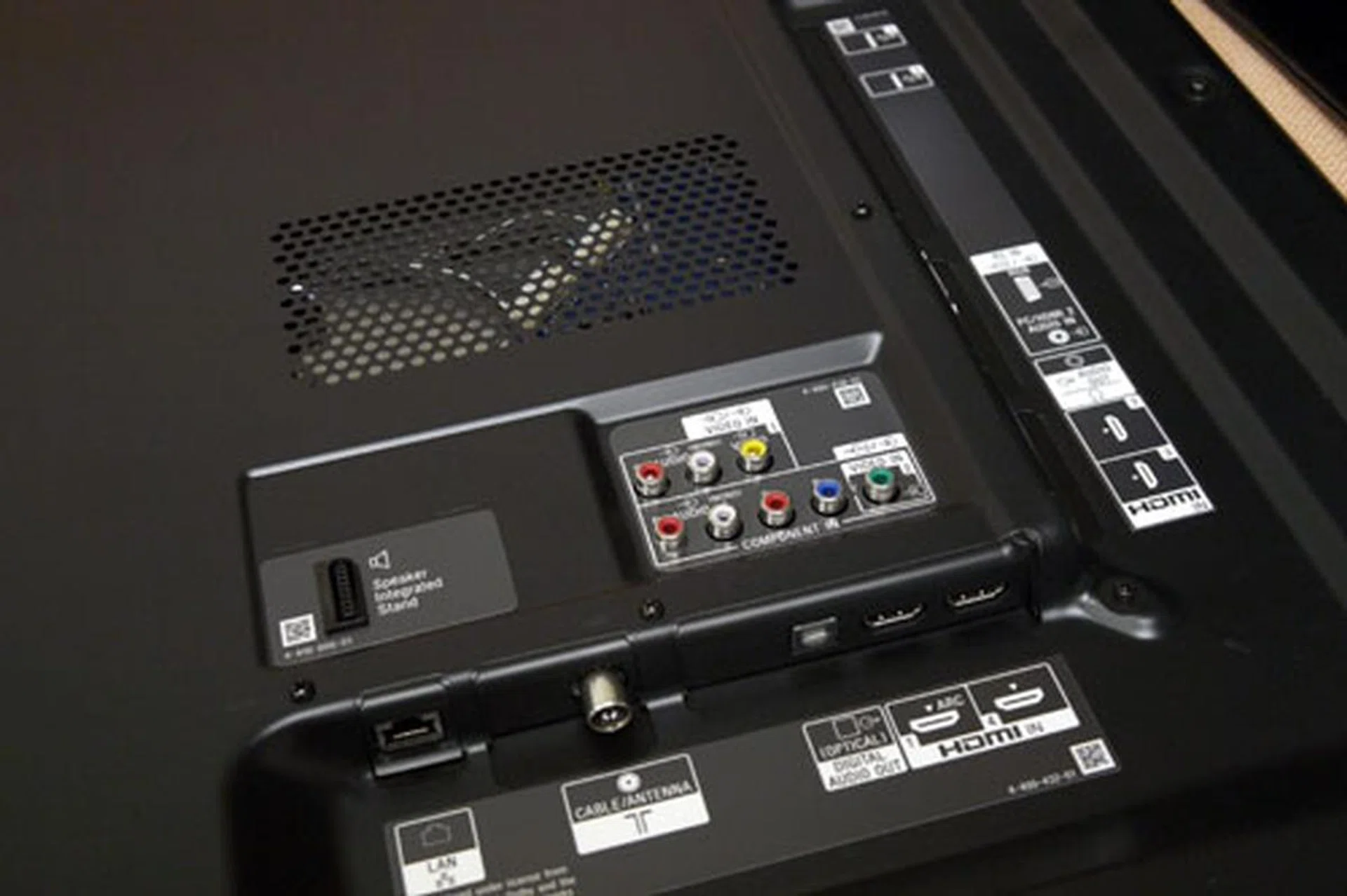 Unlike LG and Samsung, Sony's HX855 still has a number of ports positioned in a rear-facing orientation. Audio Return Channel is enabled on HDMI 1 to deliver upstream audio to the receiver.