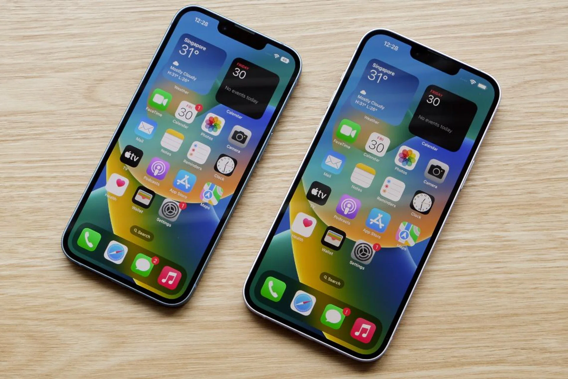 The Apple iPhone 14 and iPhone 14 Plus.