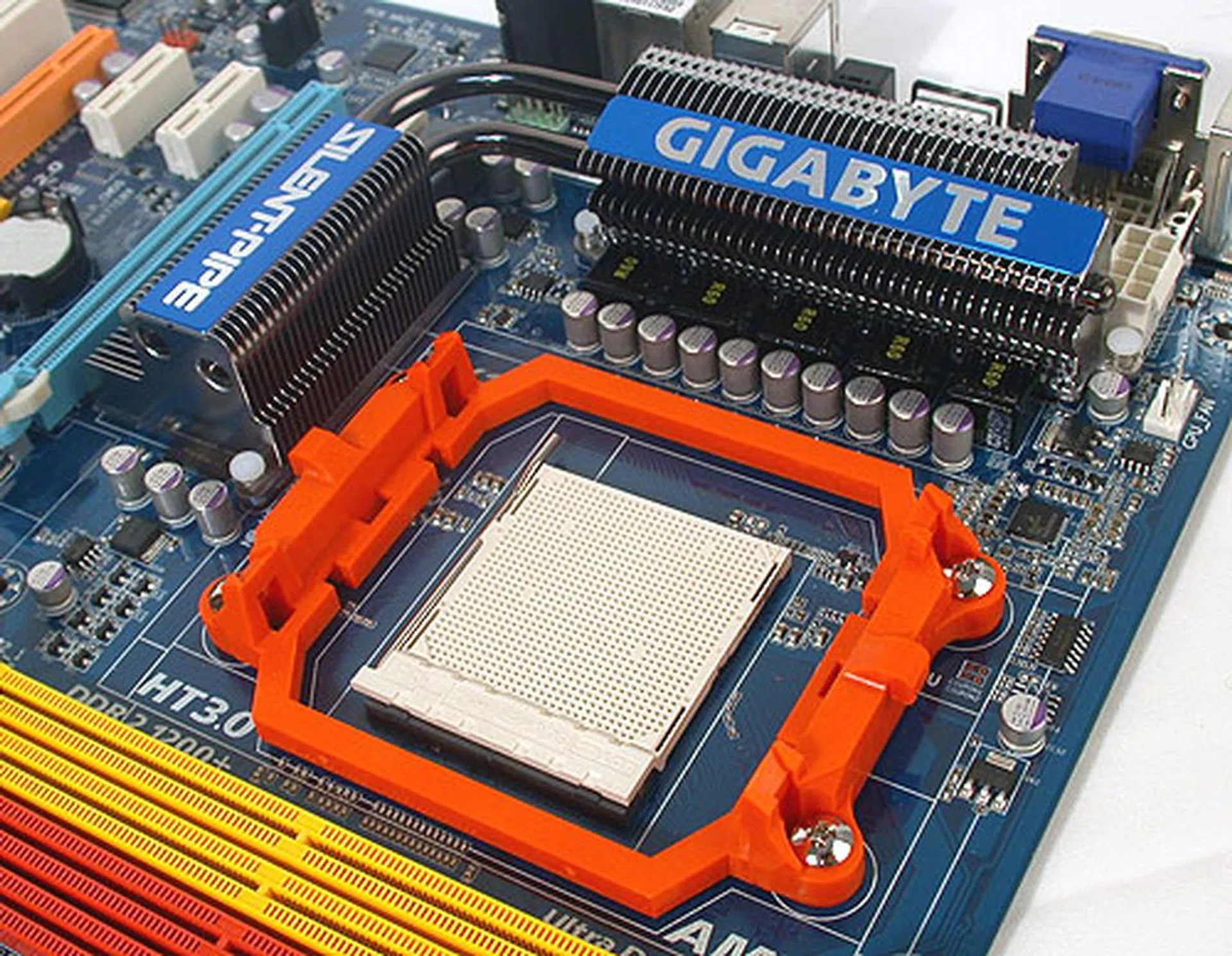 GIGABYTE GA-MA790GP-UD4H DDR2 8GB CPUセット Gigabyte MA790GP-UD4H (AMD 790GX) - Ultra Durable 3 for DDR2