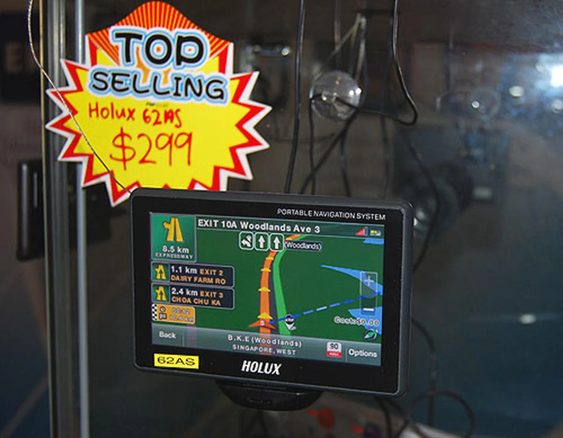 Those who require real time navigation may wish to get the more expensive Holux 62AS, which is going for $299. 
