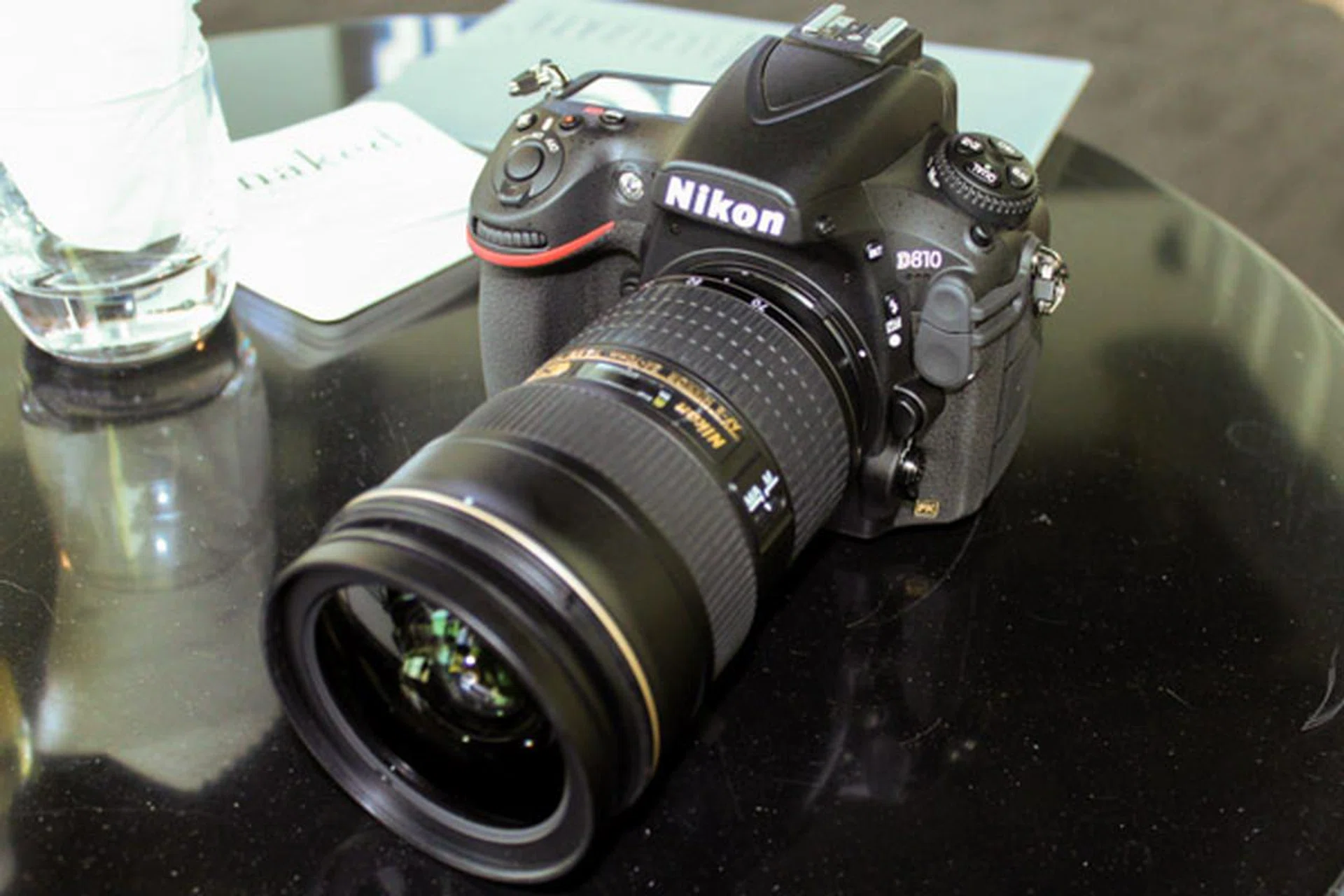 Virtually identical to the D800/D800E in appearance, the D810 lets its performance speak for itself,