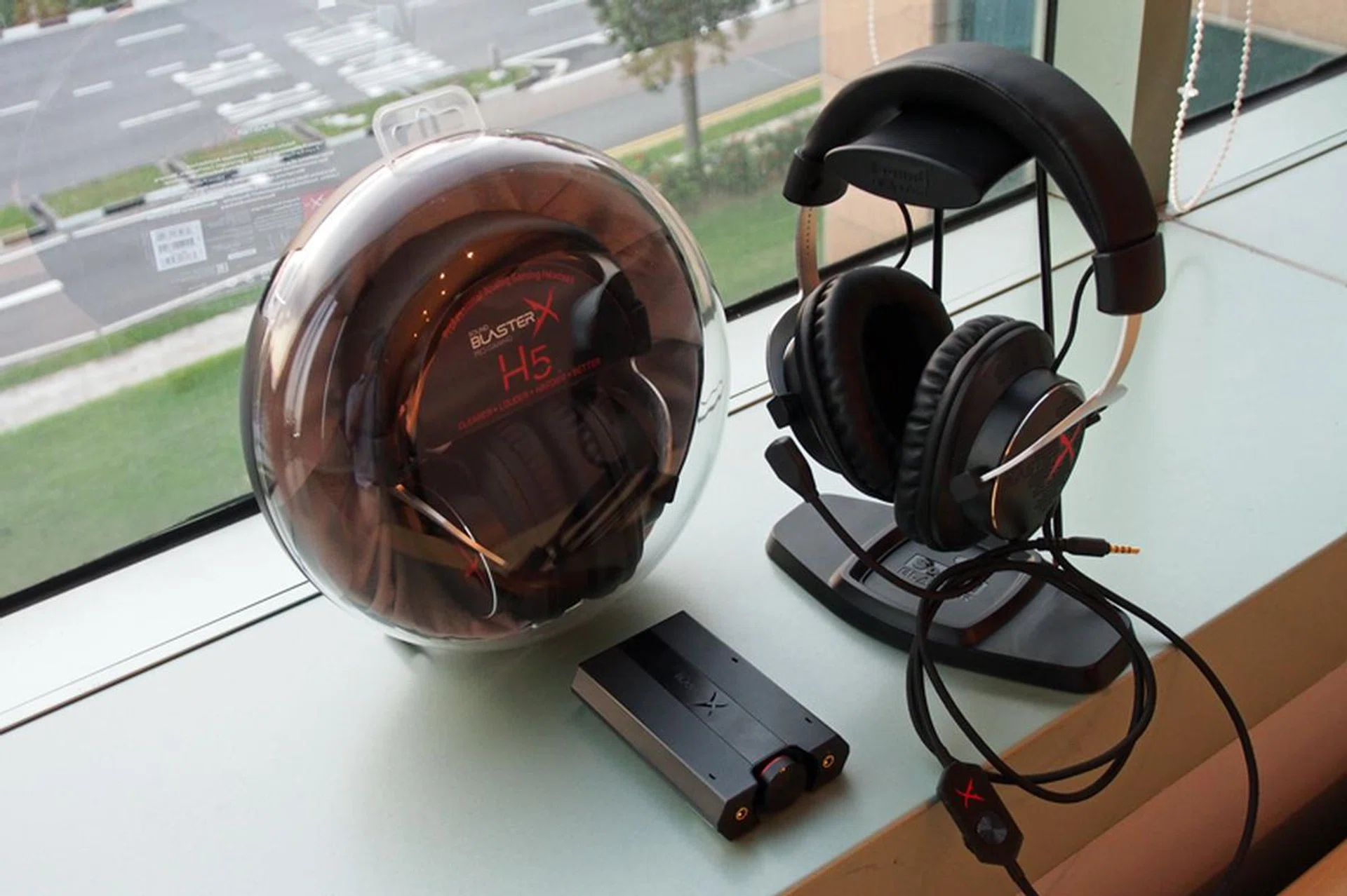 Creative Sound BlasterX H5 and the G5 external sound card (front).