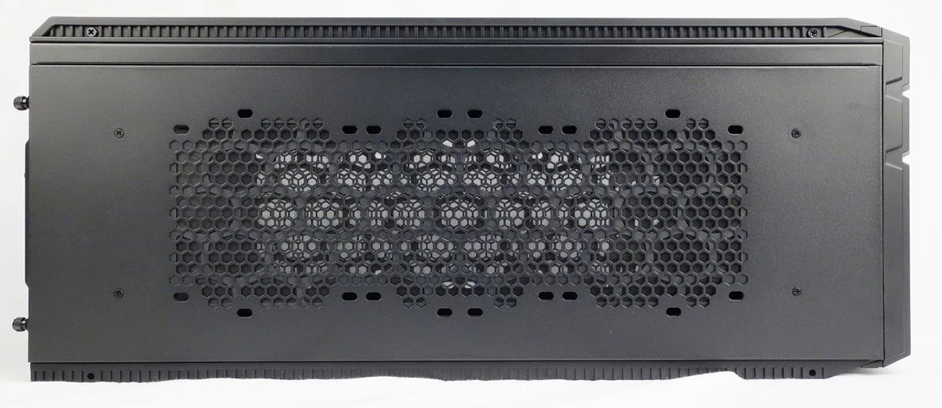 The side panels have options for mounting outlet fans.