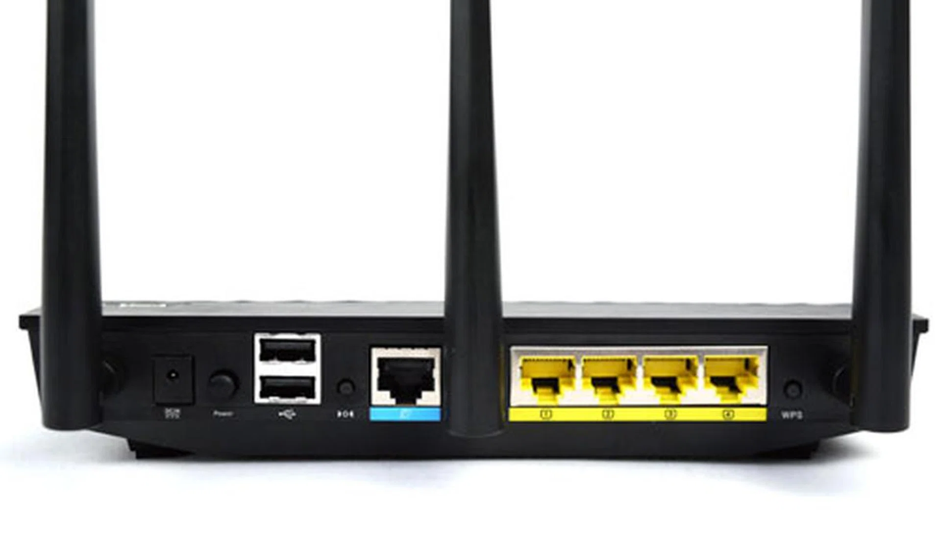 The Gigabit WAN port is coded in blue, while the four LAN ports are decked in yellow. This router is also equipped with a "3G backup mode" to be used in tandem with 3G USB adapters.