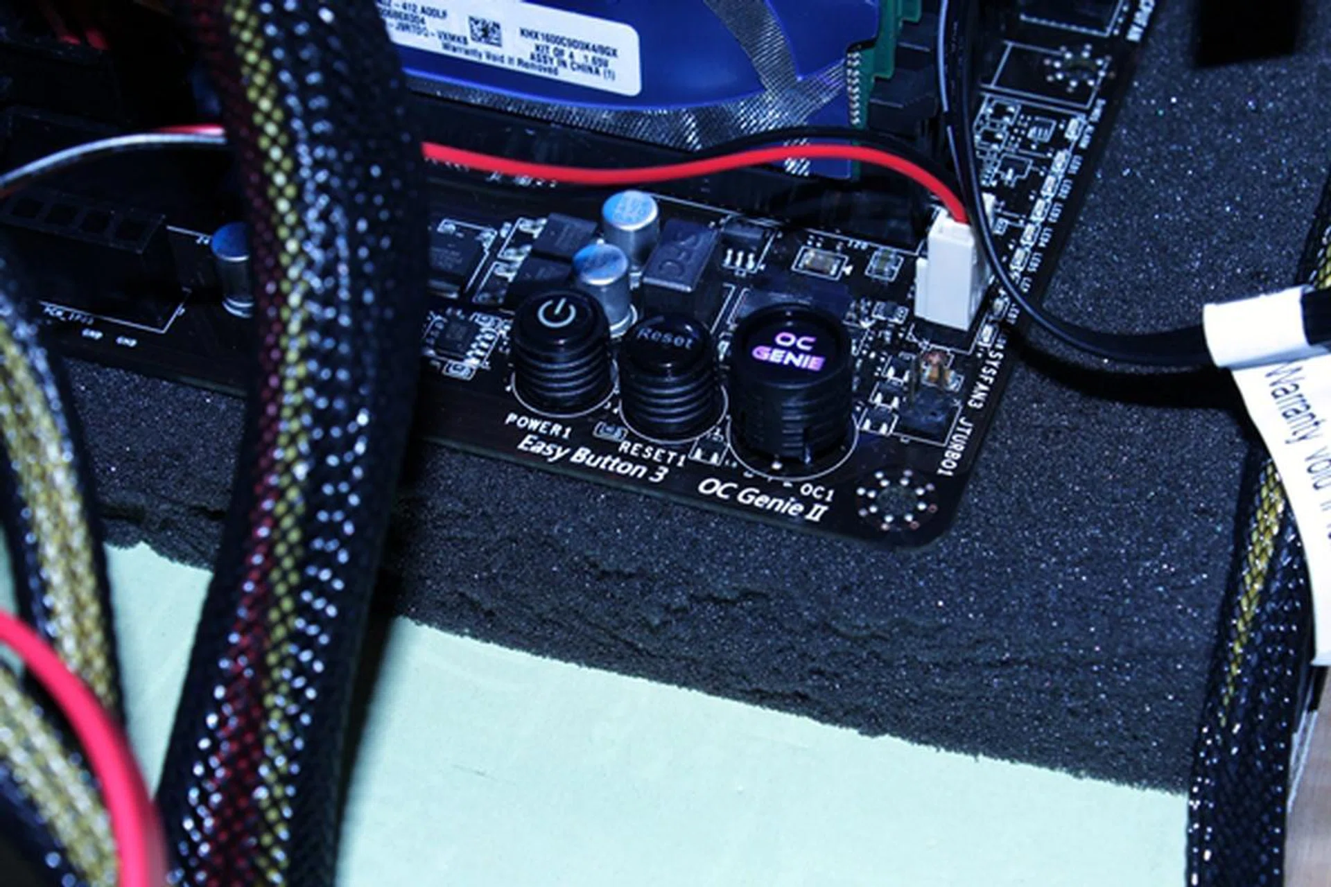 The OC Genie button lighted up after we depressed it. This is truly a one-touch solution to overclocking the board!