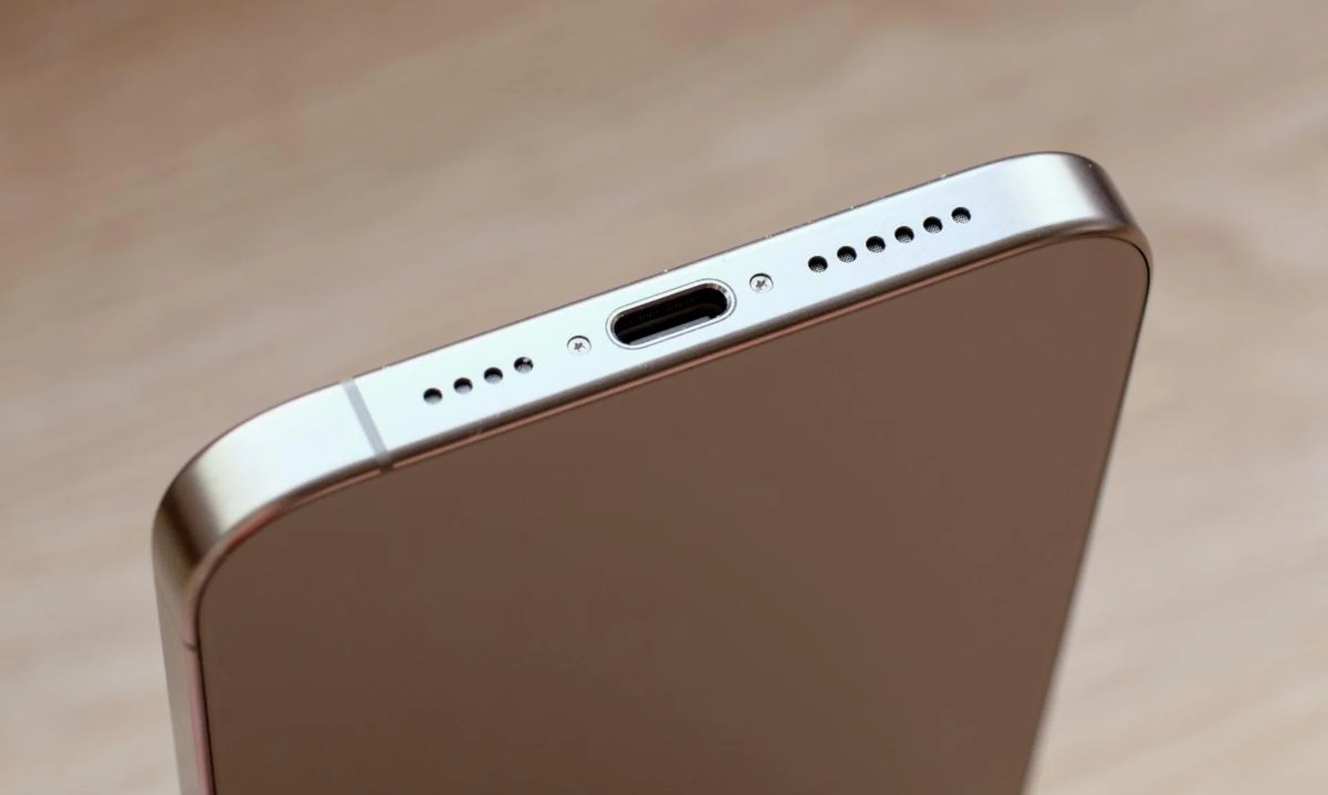 The USB port supports USB 3.0 speeds, but the cable provided in the box with the phones only supports USB 2.0. *facepalm*