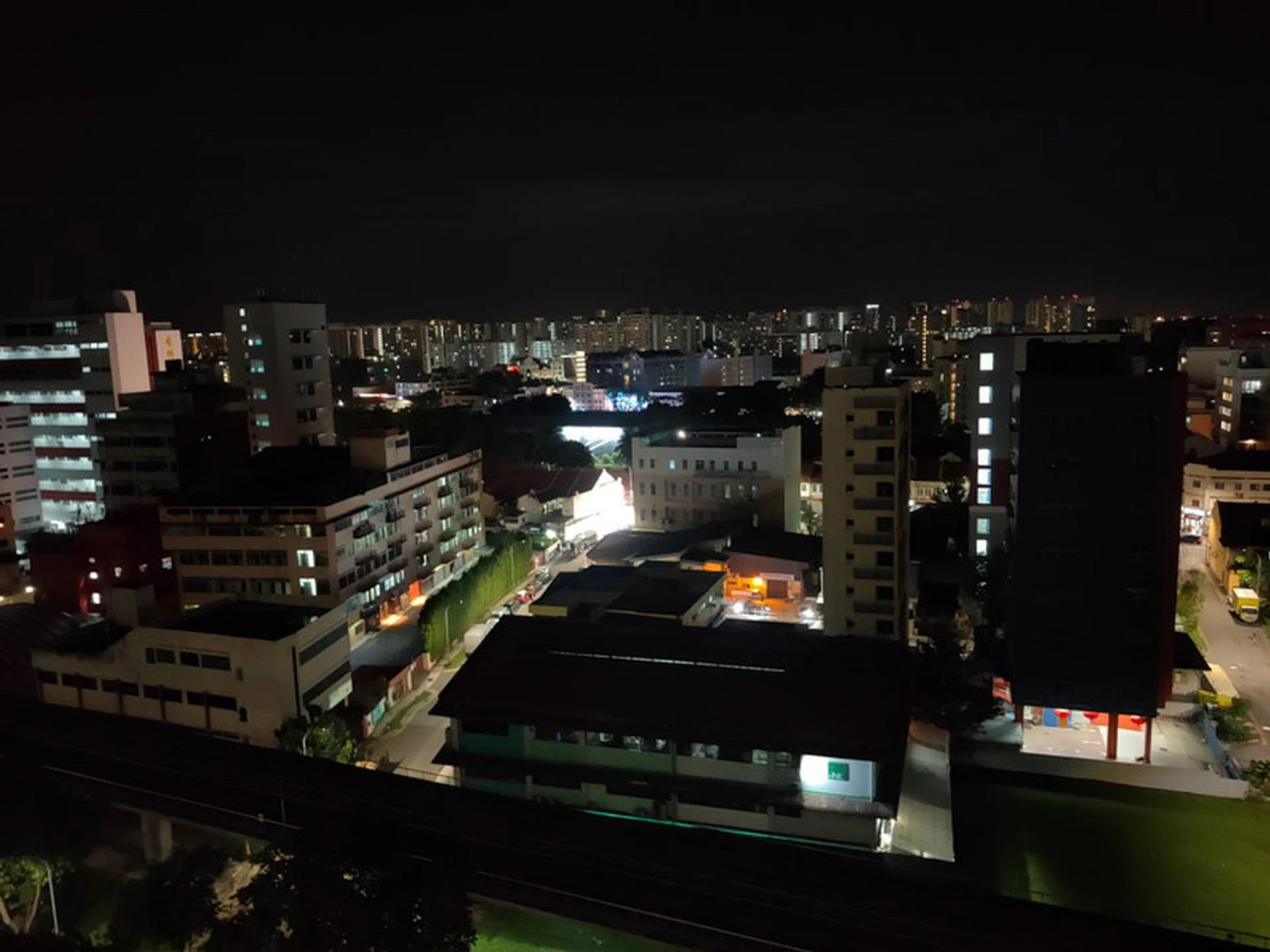 Reno 10x Zoom night capture. (Click for full resolution image)