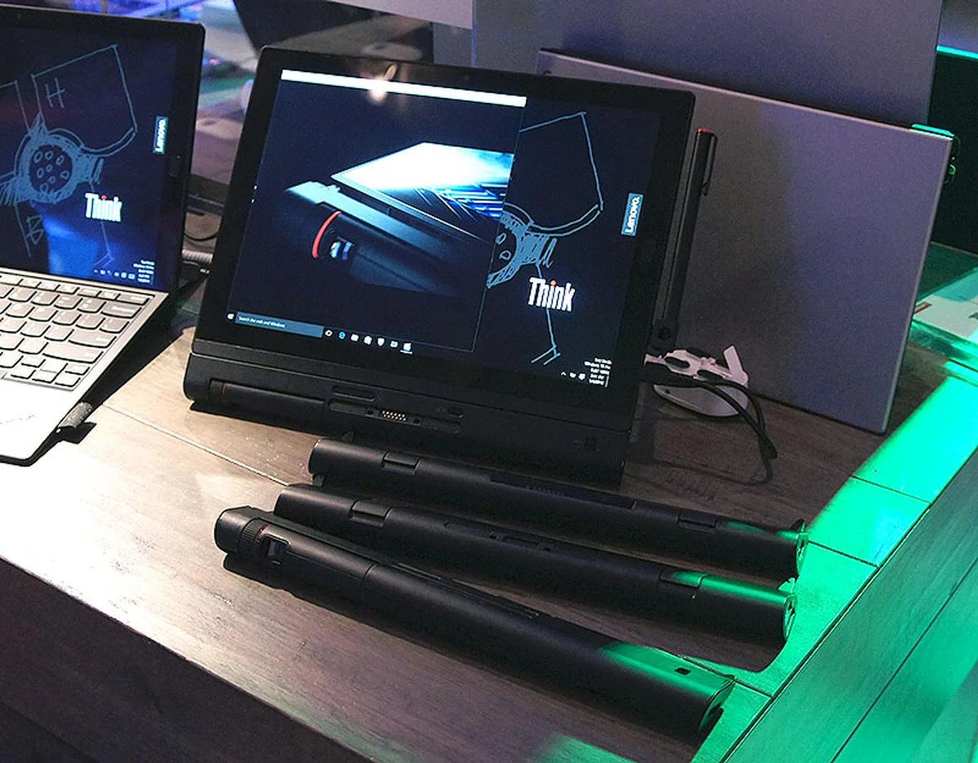 Modules can be added on to the ThinkPad X1 Tablet for different functions.