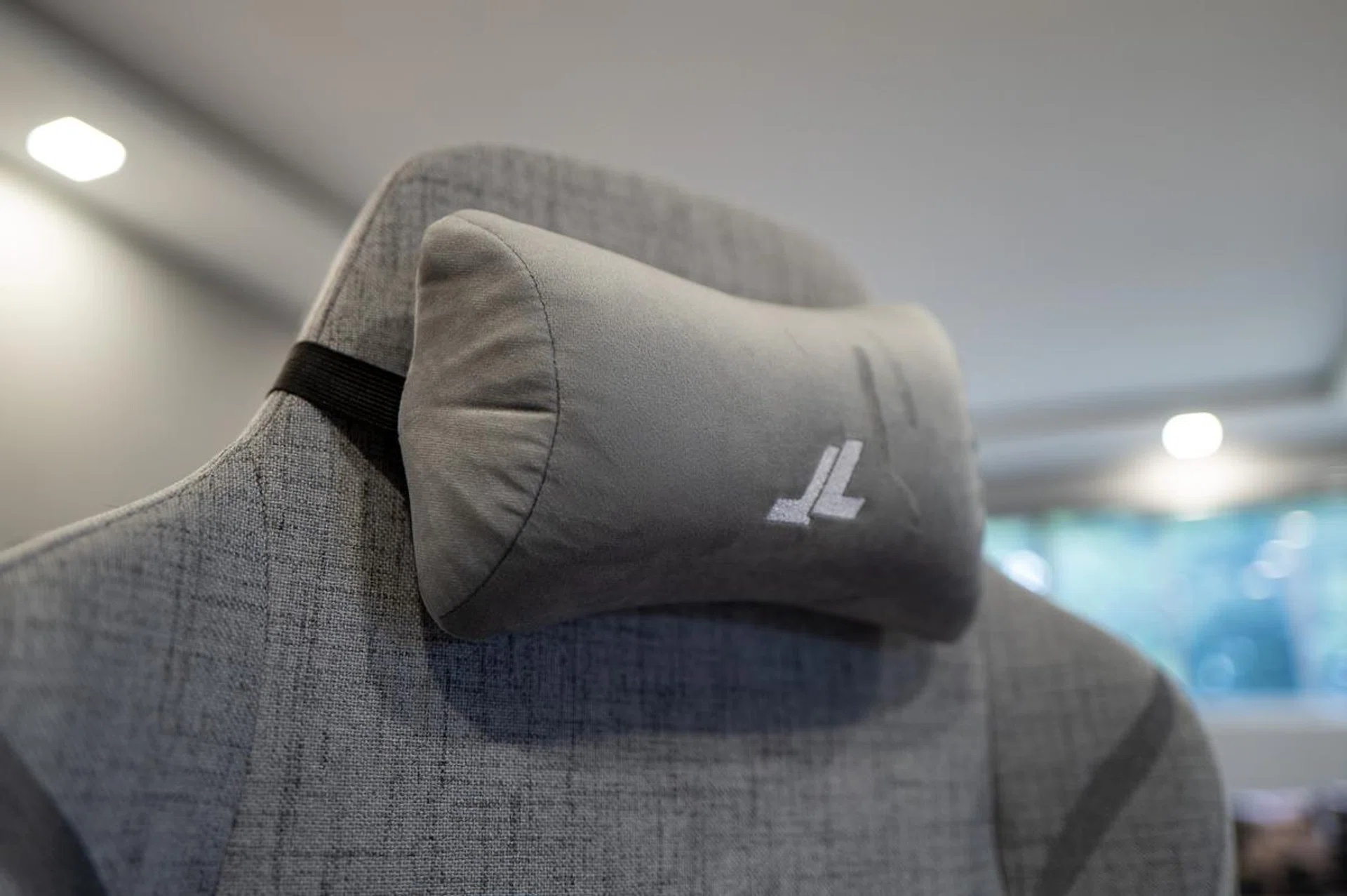 More adjustable options with the head pillow will be nice.