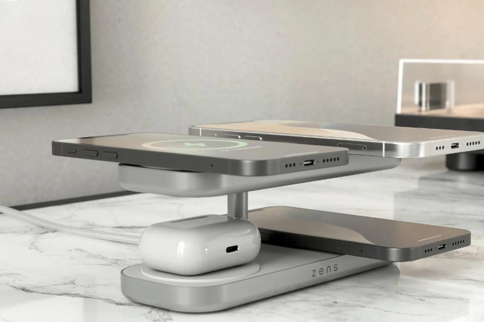 The Zens Quattro Charger Pro 4 can charge four devices at the same time.