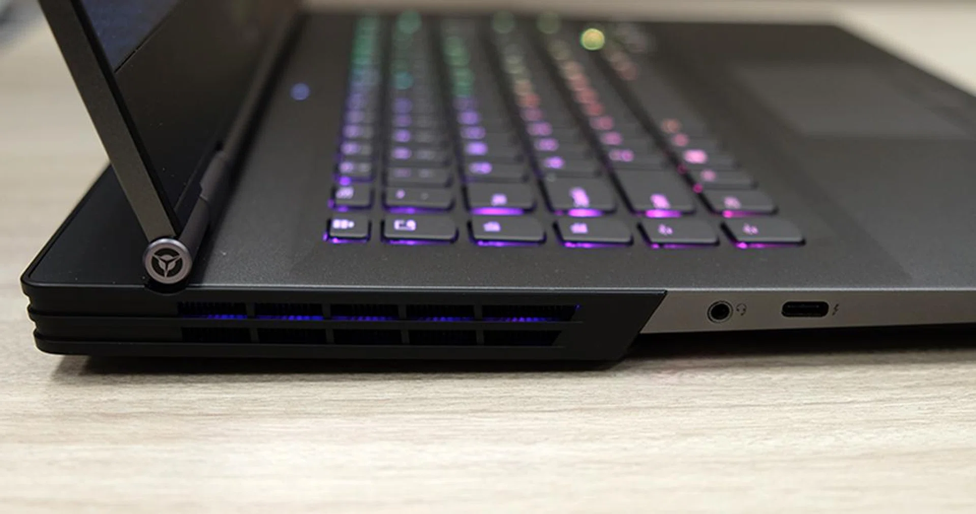 Lenovo Legion Y740