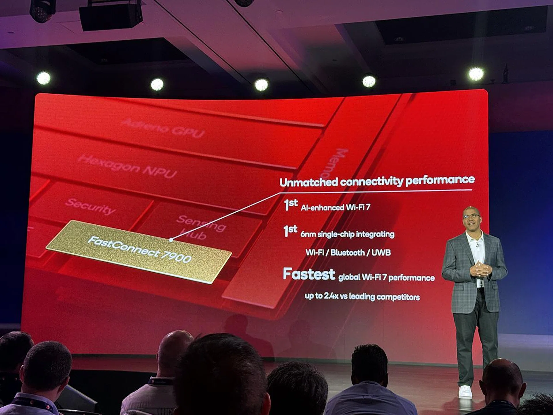 No way Qualcomm would neglect mentioning 5G or Wi-Fi or Bluetooth, given how this is their bread and butter. Photo: HWZ.