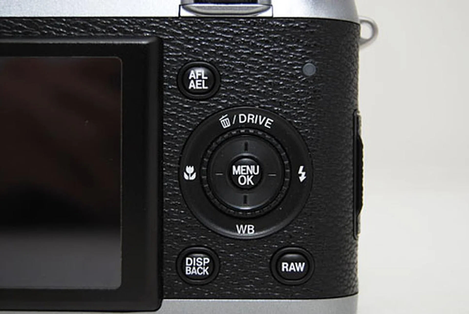 We wonder how many will actually use the dedicated RAW button for that one-off RAW shot.