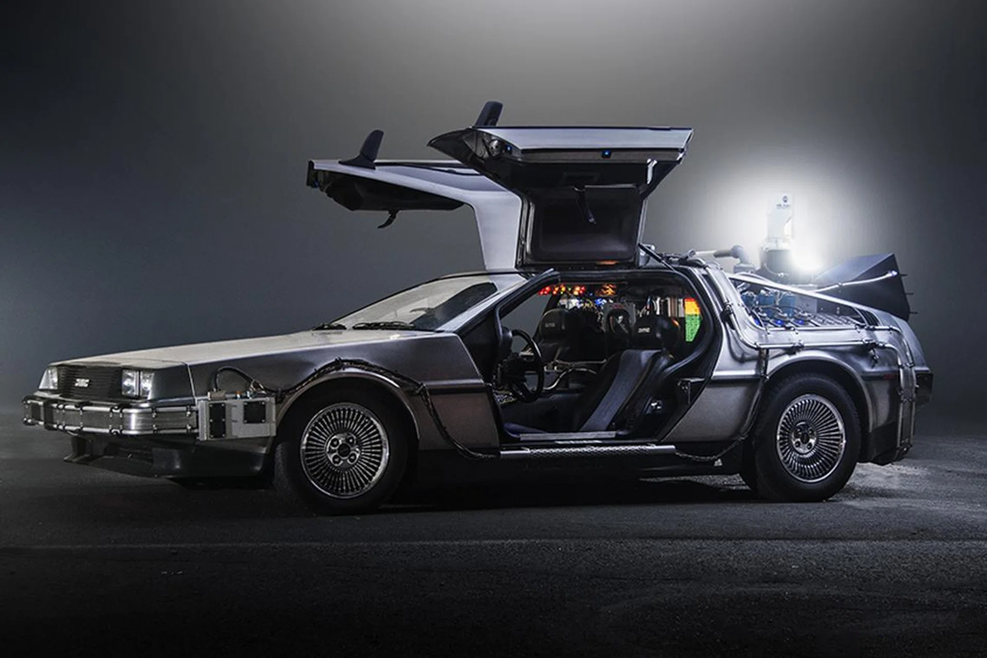 The DeLorean DMC-12 looked cool in the movie, but it was a dud to drive. Image source: Wikipedia.