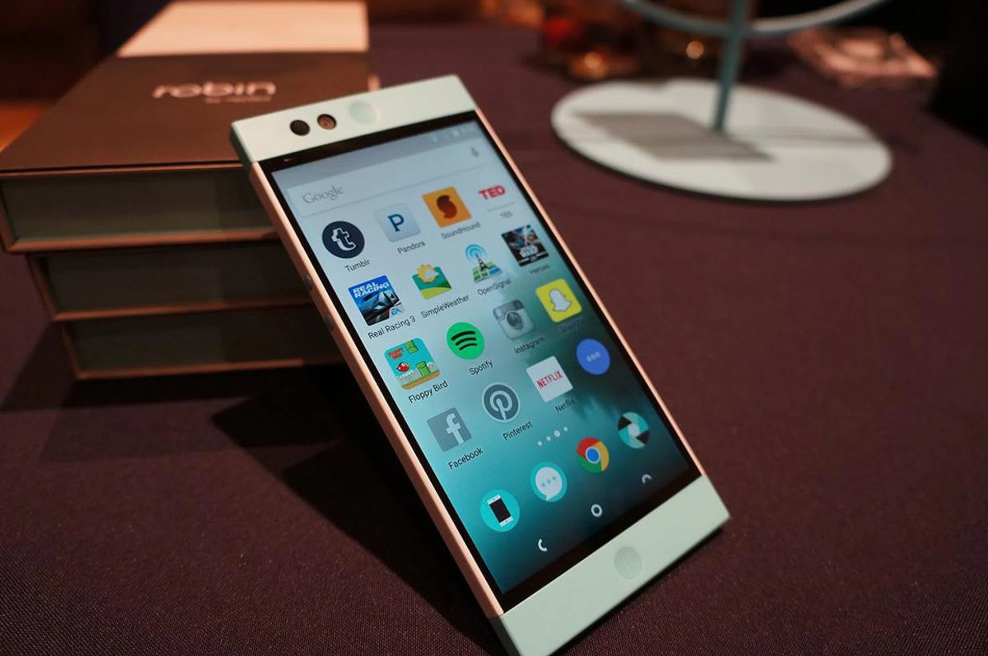 Nextbit Robin smartphone