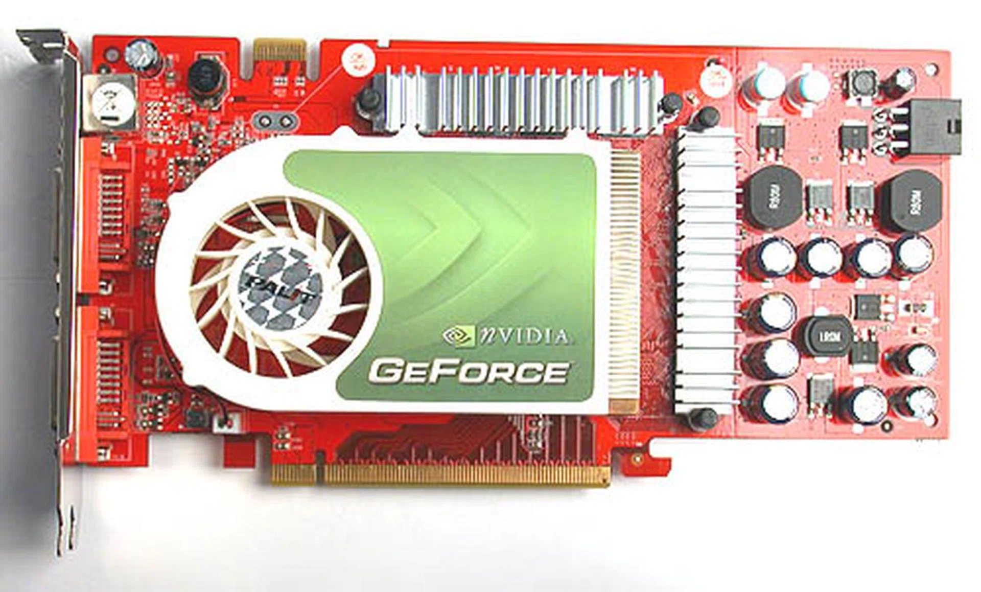 The color scheme of the plastic cooler on the Palit GeForce 7900GT Sonic may seem familiar to those who have seen its GeForce 7600GT Sonic but this angle doesn't do it justice. It has morphed into a larger and taller cooler that inches into dual-slot territory. 
