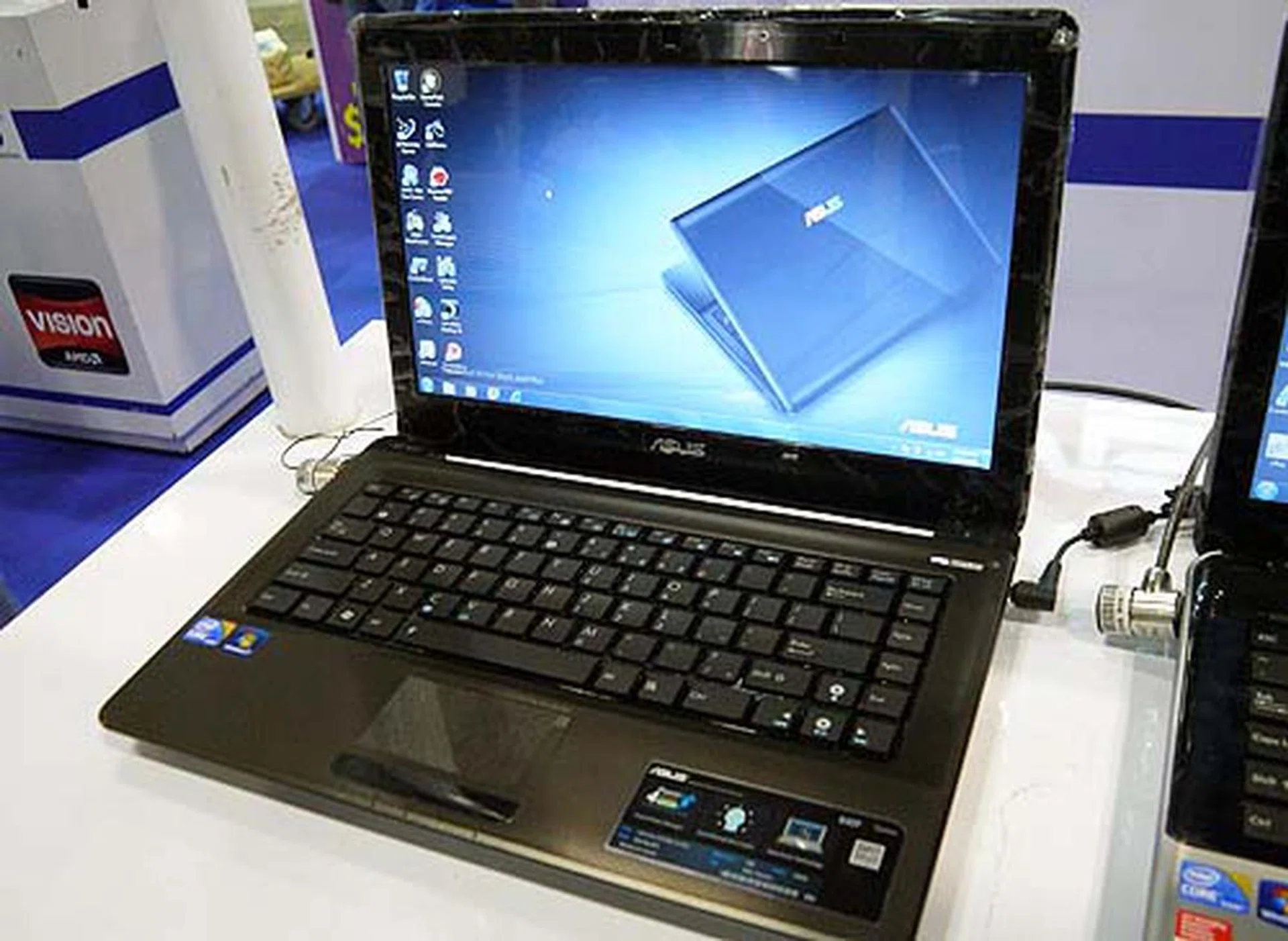 ASUS' star buy is the K42F, and this 14-inch notebook sports an Intel Core i3-370M (2.40GHz) processor, 2GB RAM, 320GB HDD, Intel GMA HD for just $699. That's certainly cheap, and made us blink twice.