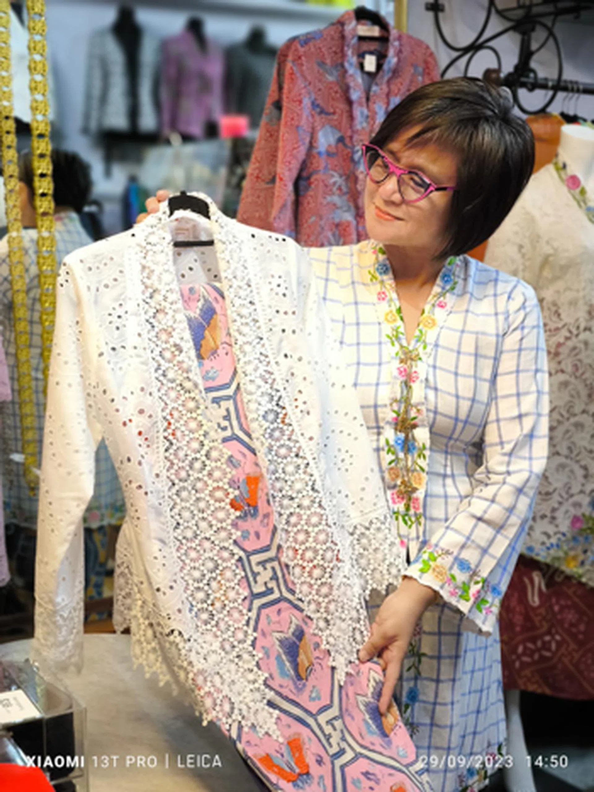 Portrait mode, 50mm Swirly bokeh setting.