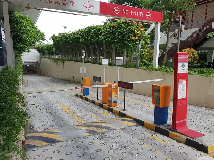 It will be dangerous for a driver to reverse, with such a steep slope. Also, as at 2 weeks before this article, the intercom was not working.