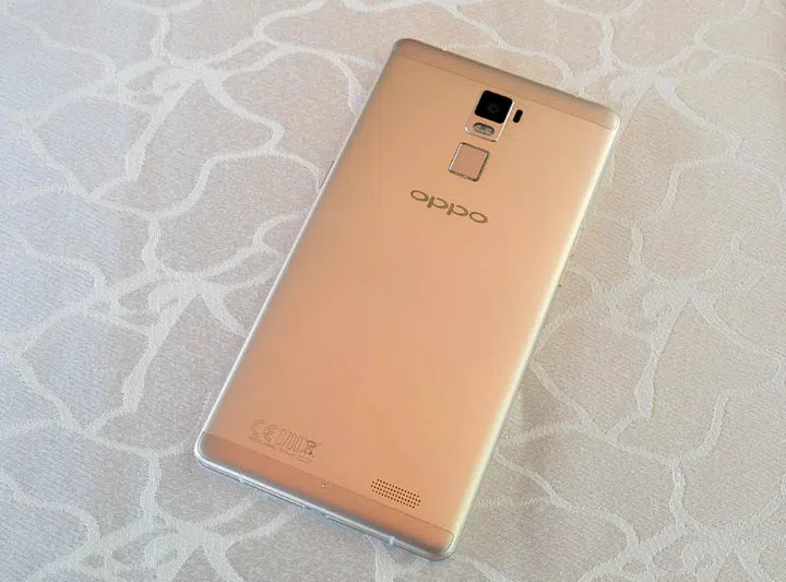The R7 Plus will only be available in gold.