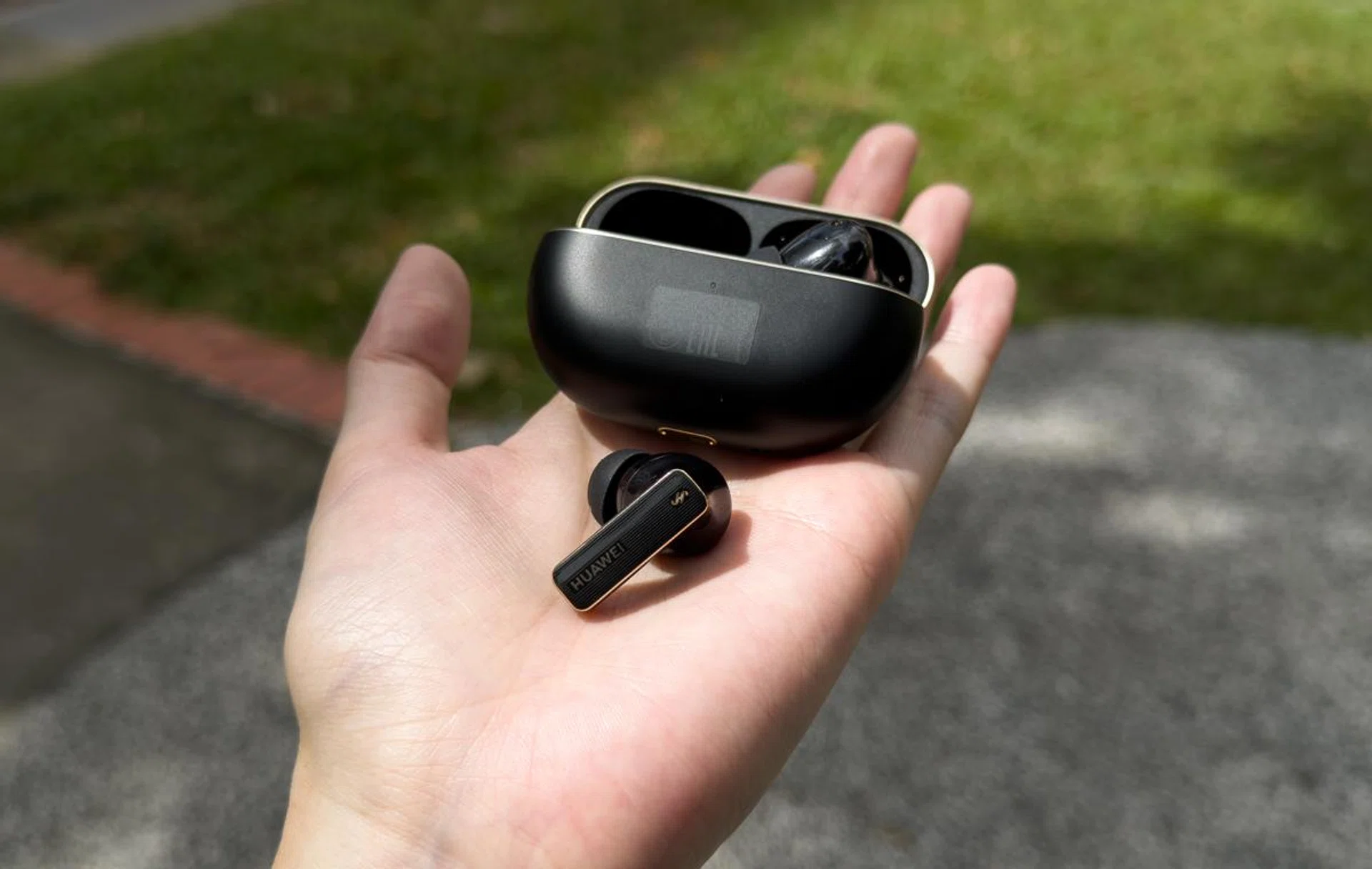 Huawei FreeBuds Pro 4. Photo: HWZ.