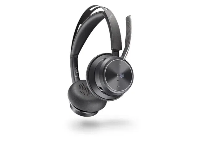 It has a long 19-hour battery life. Image courtesy of Poly. 