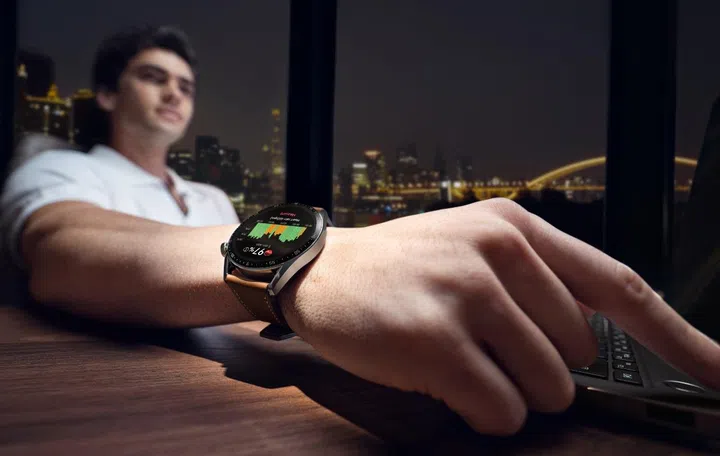 Keep an eye on your health throughout the day with its 14-day battery life. Image source: Huawei. 