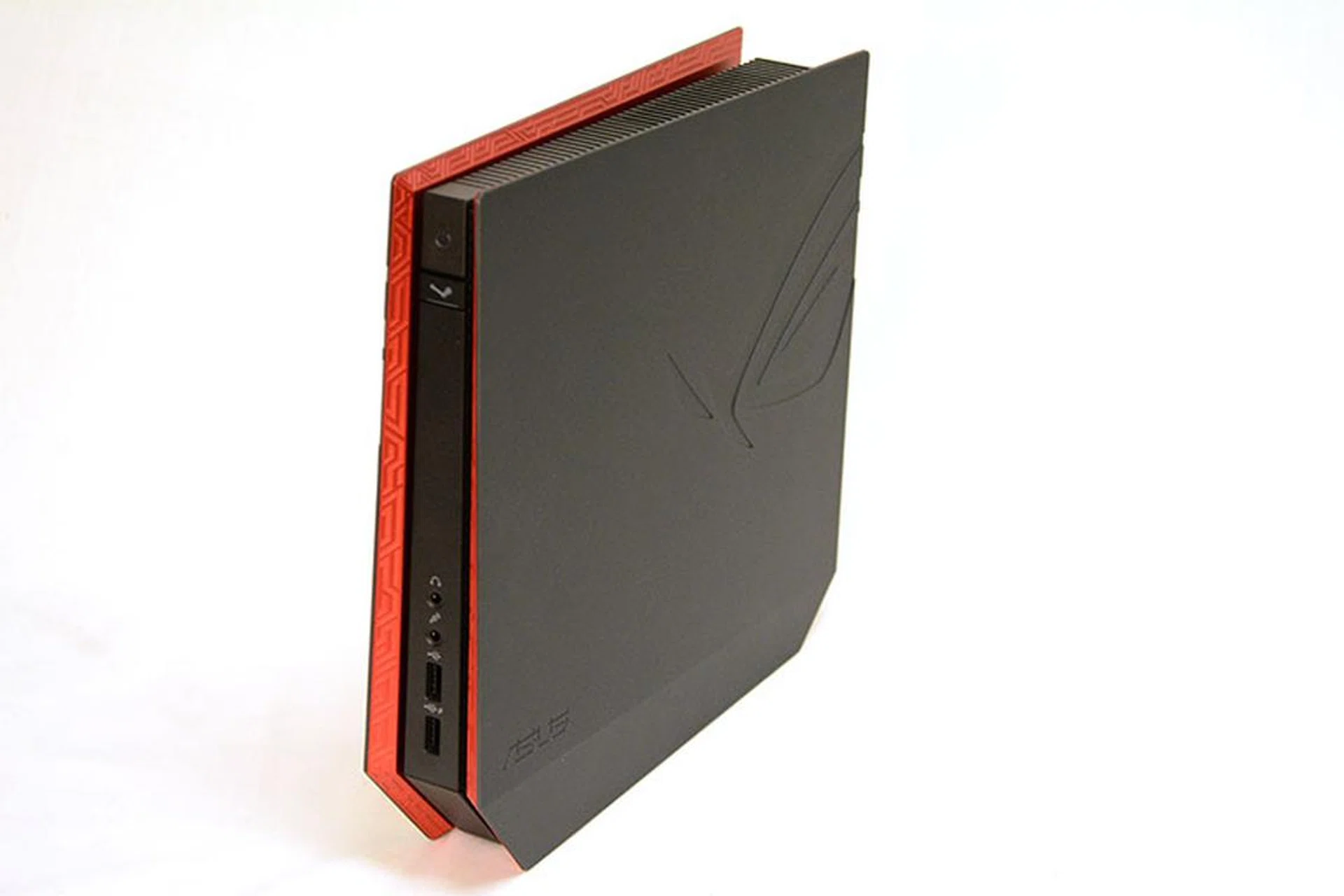 The ASUS ROG GR6 has a compact 2.5L chassis, making it a good fit for the living room. 