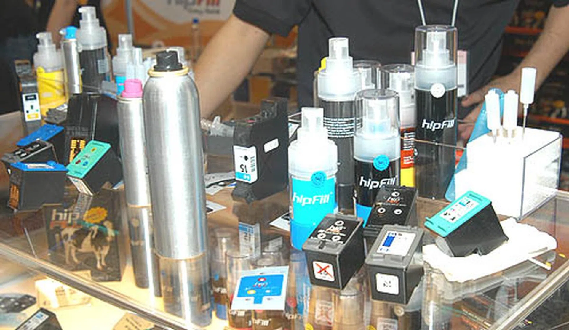 Save some money by getting this alternative D-I-Y EasyRefill kit from S$68 only.