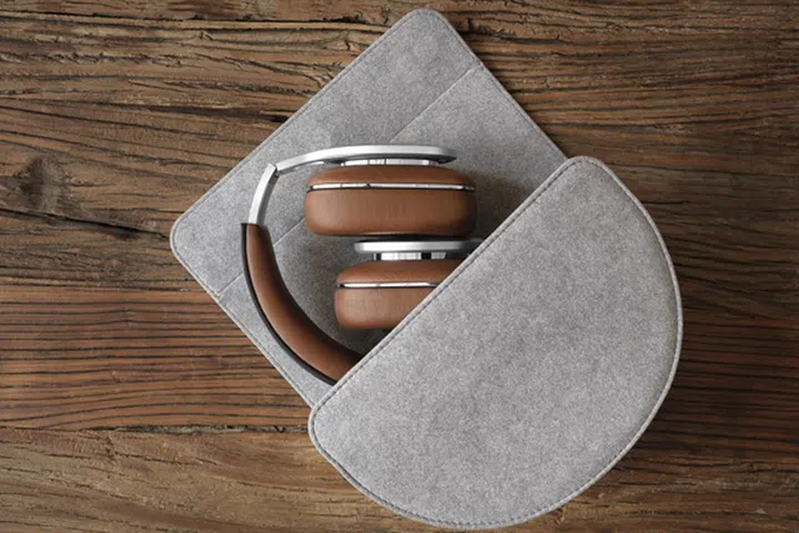 The P9 Signature folds away nicely to fit into the provided Alcantara carrying case.