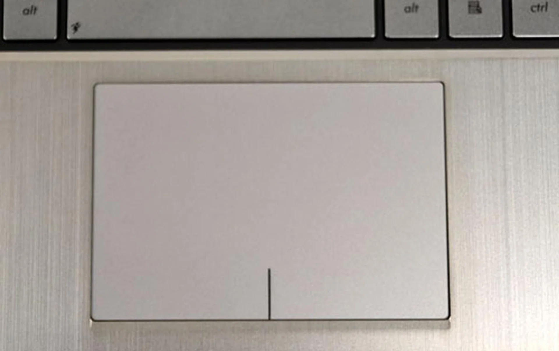 The trackpad is clickable, making it a clickpad, which is one of our favorite unofficial Ultrabook features. However, the implementation by ASUS left us unimpressed. More details later in the review.