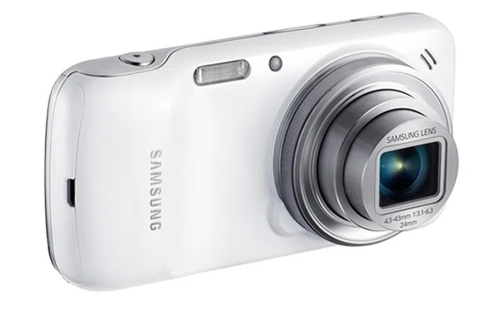 Is the Samsung Galaxy S4 Zoom a phone or a camera? It looks like a camera, but functions like a phone. <br> Image source: Samsung