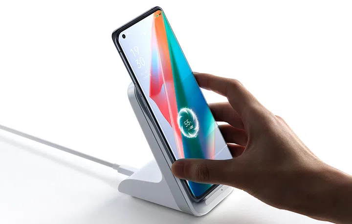 30W AirVOOC wireless charging support comes to Find X3 Pro.