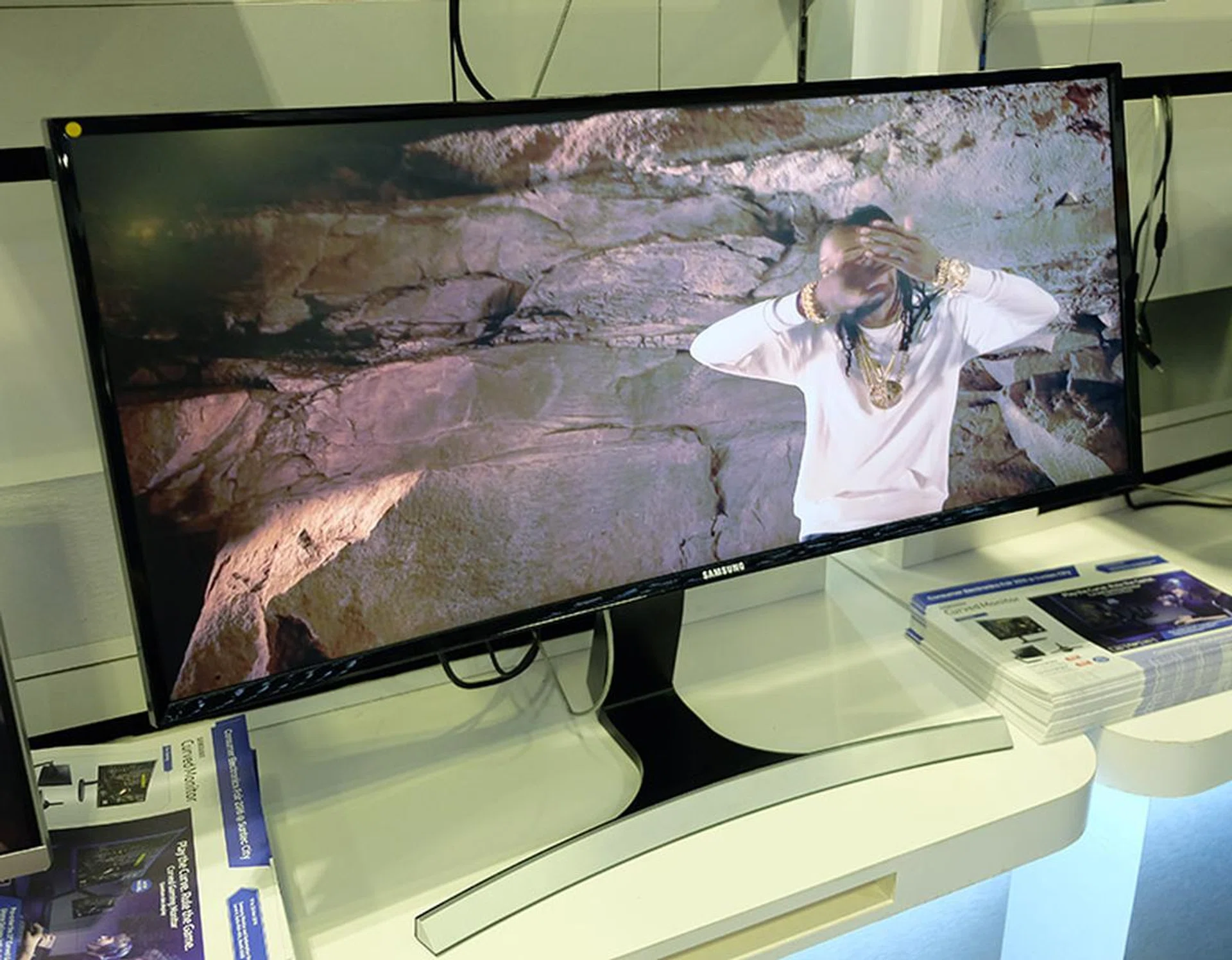 The Samsung S34E790CS is a 34-inch curved monitor that supports a resolution of 3440 x 1440 pixels, has built-in speakers, and also doubles up as a USB hub with 5 USB 3.0 ports. It is going for $1,098 (U.P $1,498) and comes with a free HDMI cable.